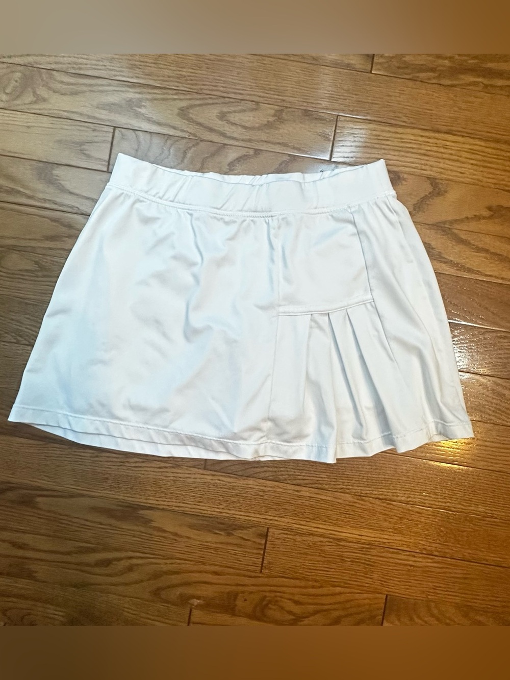 Xersion Women's White Athletic Skort - Classic Tennis Style